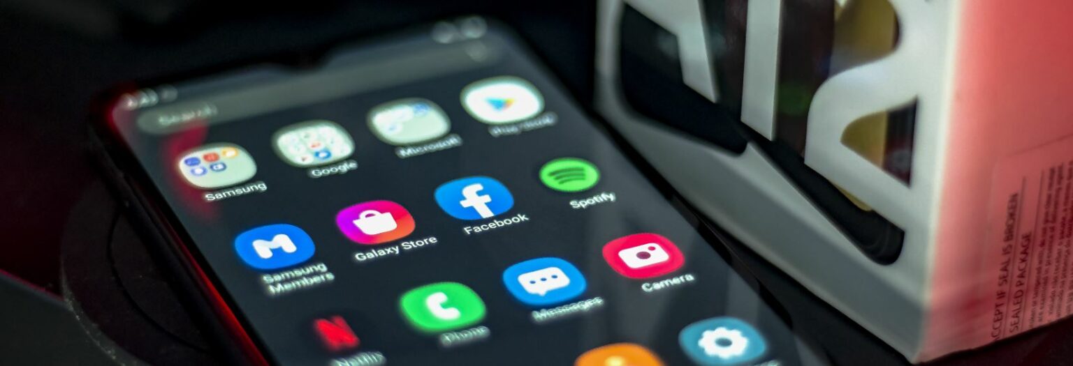 Samsung A12 TV Ekran Yansıtma Nasıl Yapılır?